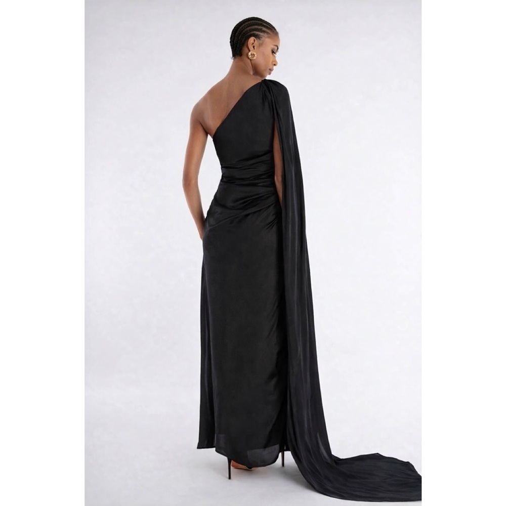 BCBGMaxAzria | Black One-Shoulder Briar Satin Maxi Gown w/ Side Slit ~ NWT US 4 - Picture 4 of 11